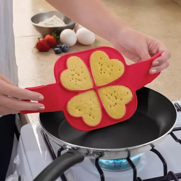 Силиконовая форма для приготовления оладий и яичницы в виде сердечек Cake Maker 81887 фото