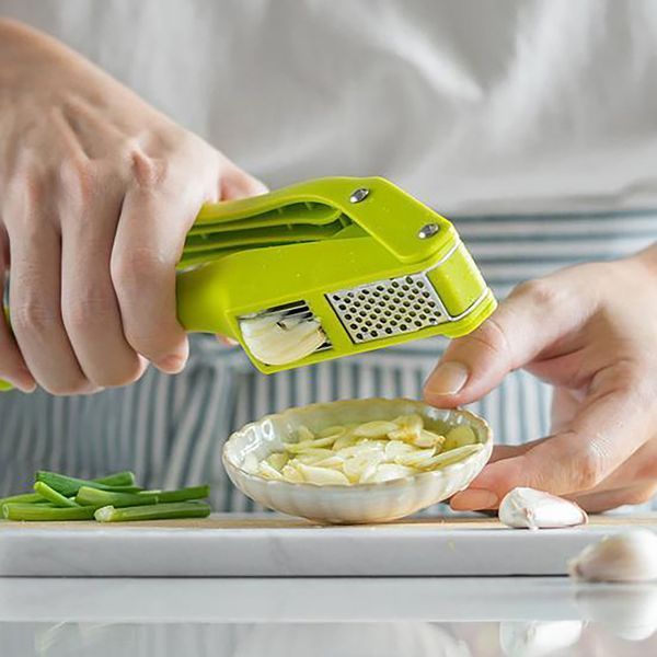 Многофункциональный пресс измельчитель для чеснока чесночница с функцией нарезки чеснока дольками (2 в 1) 86885 фото
